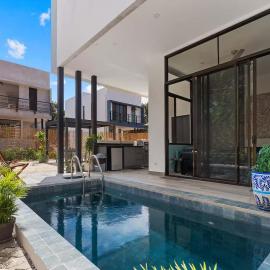 Chic Bohemian Villa with a Private Swimming Pool and Stunning Outdoor Space, Hotel in Coco
