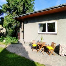 Domeček pod skokanskými můstky, hotel a Frenštát pod Radhoštěm