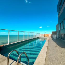 Apartamento com Piscina com Vista para o Mar
