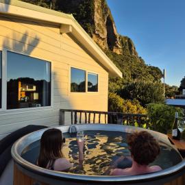 Nikauscapes - Hot Tub in Punakaiki Village
