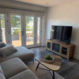 Cozy Guesthouse with Modern Appliances & Private Patio