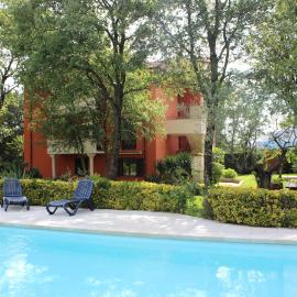 Aqua Family Apartments, hotelli kohteessa Karigador