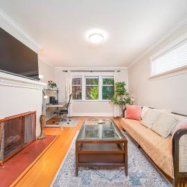 Spacious 3 Bedroom Near UBC with Free Parking