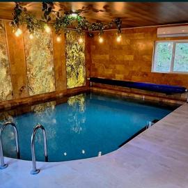 Cabana Moldovan Baisoara cu piscina interioara, ciubar, spa, hotel u gradu 'Lunca Largă'