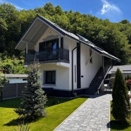 Casa din Vale apartament - Valiug, hotel i Văliug