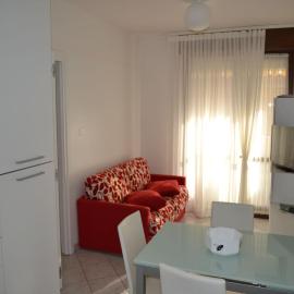 Renovated flat with pool and terrace near the beach، فندق في روسولينا ماري