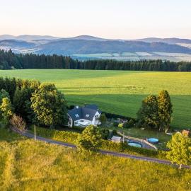 Chata PoHromadě, hotel a Horní Heřmanice