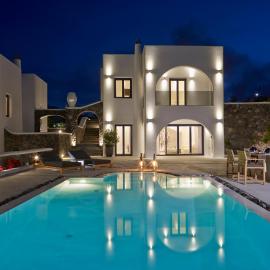 Amor Hideaway Villas by Mr and Mrs White, hotel em Fira