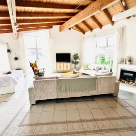 Welschwood Holiday Retreat with Sauna, hotel em Gerstetten
