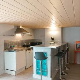 Bordeaux historic center Charming Duplex 5 travelers: Bordeaux'da bir otel