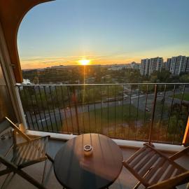 Joli appartement vu Lac Metro, hotel a Créteil