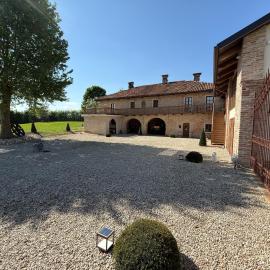 Il Mulino d'Alba 1888 Agriturismo luxury Resort, hotel u gradu Alba