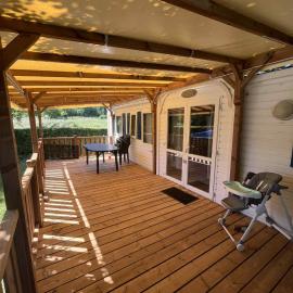 Bungalow camping Bel Air Village, hotel a Condes