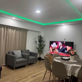 Entire apartment in the heart of downtown N&N