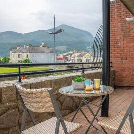 NIapartments Coastal retreat with Mountain views, Hotel in Newcastle
