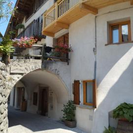 Alloggio Turistico LA VECIA DEL BORGO, Hotel in Dorsino