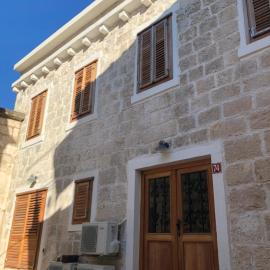 Luca, hotel i Račišće