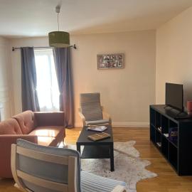 Joli duplex plein centre, parking sur demande à la réservation