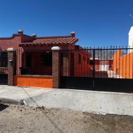Casa de al lado - 2 bedroom house w/ bonus bunkhouse!