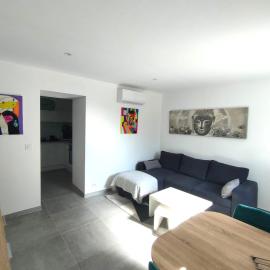 2 pièces en RDC climatisé avec terrasse et parking privé, hotel i Bédarieux