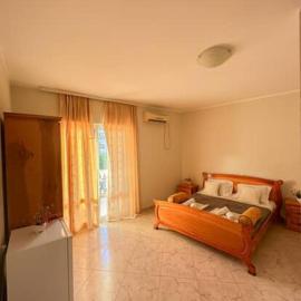 Apartments Solmira, hotel in Ulcinj