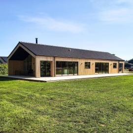 5 star holiday home in Humble, hotel i Humble