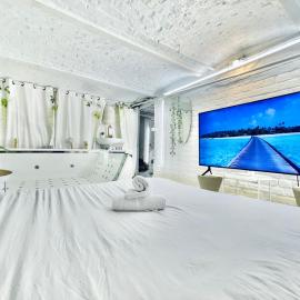 9 Mykonos , Spa Balnéothérapie - espace aménagé privatif avec Lit Double, hotell sihtkohas Tourcoing