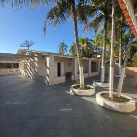 Casa com Piscina e Churrasqueira Até 14 hóspedes Bertioga