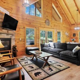 Peek A Boo Cabins: Cozy Cabin – hotel w mieście Logan