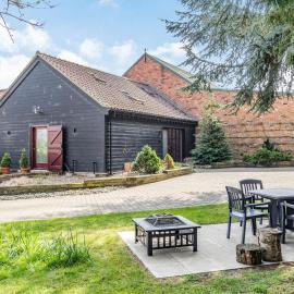 Cedar Barn - Ukc5406