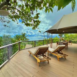 Palau Carolines Resort, hotel din Koror