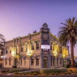 Stay at the historic Star Hotel, hotel in Sale