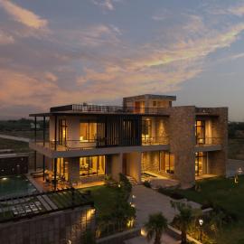 SaffronStays Abhinandan Villa - 4BR Jaipur villa with private pool, bathtubs, gazebo bonfire & lawns facing the Aravallis, Hotel in Dhānd
