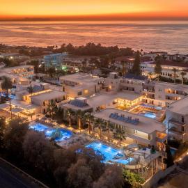 Zeus Hotels Ydoria Resort, hotel u gradu Adelianos Kampos