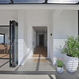 19 Beach Road