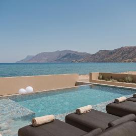 Onora Villa - Steps from the Sea by etouri