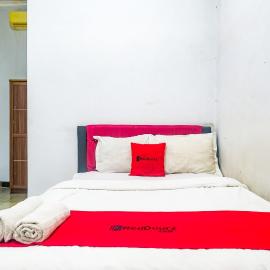 RedDoorz near Batik Tulis Celaket 2