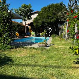 Villa Bangalôs Manguinhos, hotel v destinaci Serra