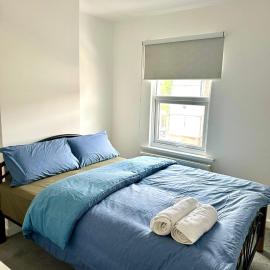Charming Two-Bedroom Retreat-Garden Oasis Near Central London & Transport Links, hotel in Thornton Heath
