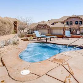 Red Coral Retreat near Zion NP, pets welcome