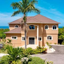 Seaview Penthouse Retreat 4 Beds 3 Baths Stay, hotel a Whitehouse