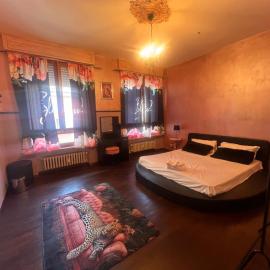 Apartament Jacuzzi, viešbutis Parmoje