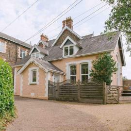Wallingbrook Lodge، فندق في Chulmleigh