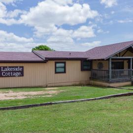 Lakefront Cottage - 25