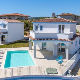 Borgo Bianco Affittacamere، فندق في بودوني