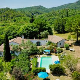 Mas Les Micocouliers, hotel in Saint-Christol-lès-Alès