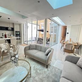 The Grand Royal Kilburn House - 4BR/3BR w Parking