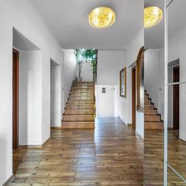 Báječné ubytování ve vile s bazénem a terasou v praze, hotel din Praga