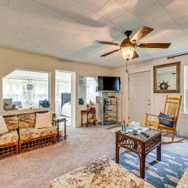 Powers Lake Home w/ Patio - 9 Mi to Lake Geneva!, viešbutis mieste Powers Lake