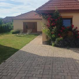 Cazare rustică la curte